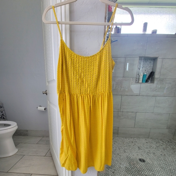 Old Navy Dresses & Skirts - Yellow sundress. Adorable